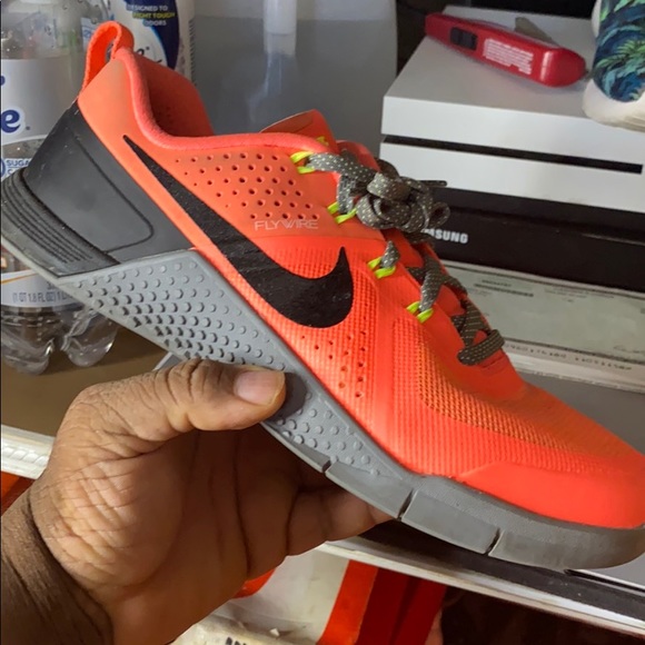 orange nike metcon